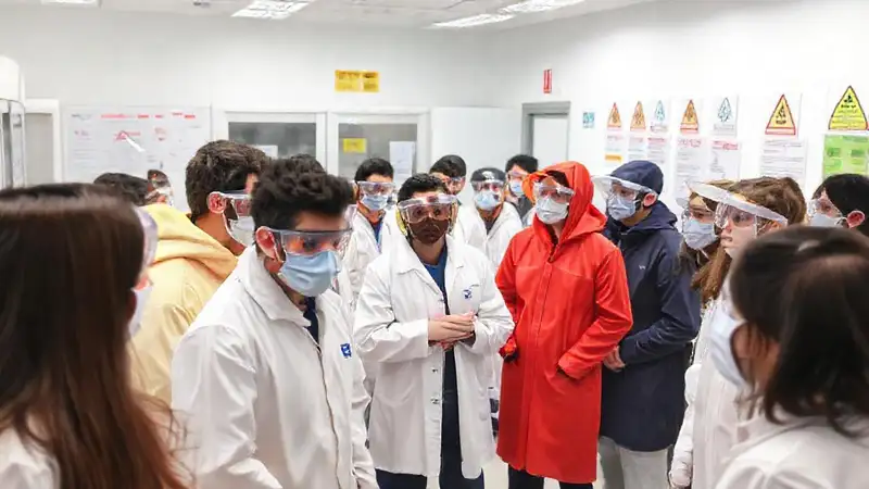 Entrenamiento de seguridad en laboratorio para científicos