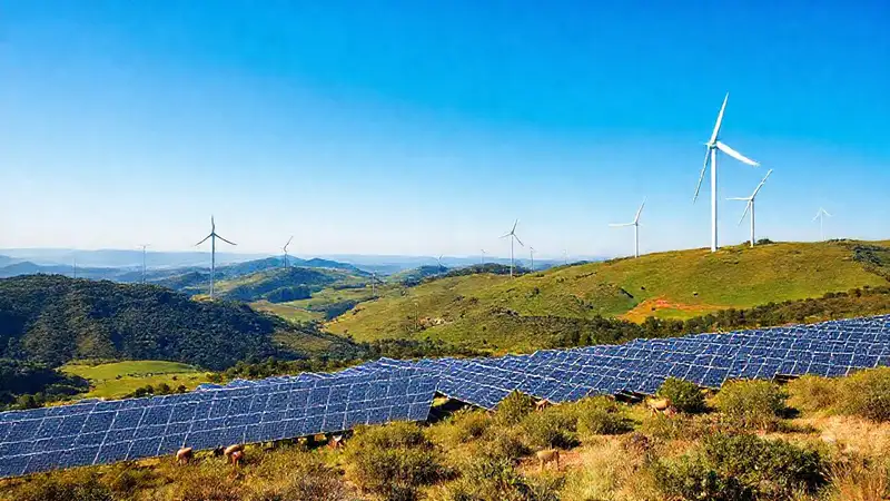Energías renovables integradas en paisaje natural